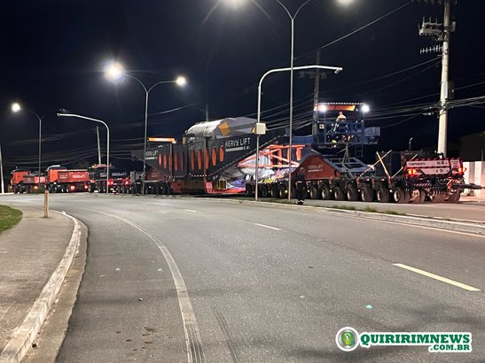 Carreta Pane Mec Nica Carregada Pe A De Toneladas Recebe