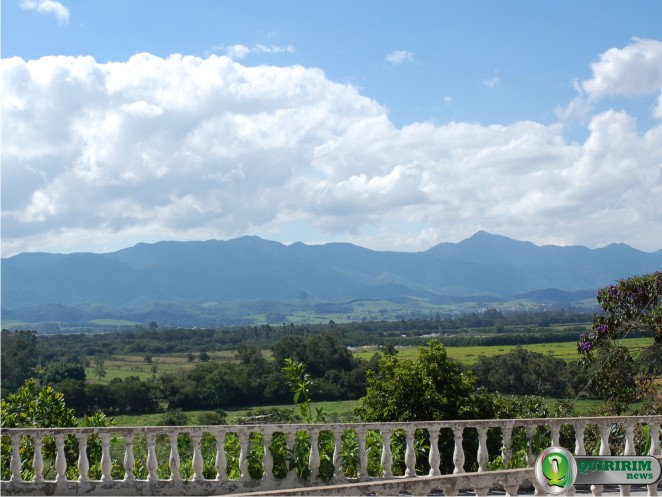 Mirante de Quiririm com vista para Serra da Mantiqueira