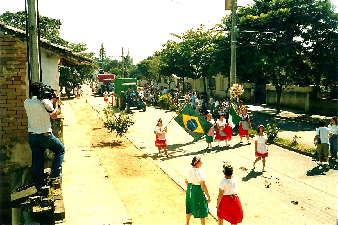 O desfile da imigrao italiana  at hoje um dos momentos mais importantes da Festa