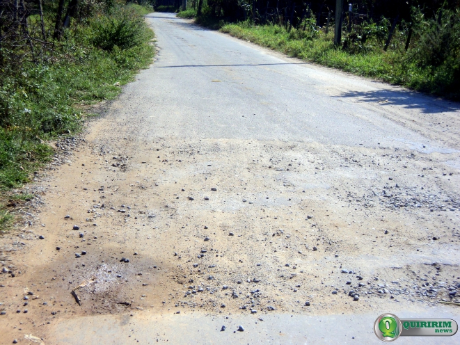 Foi solicitado o recapeamento na estrada municipal Joo Gadioli, no Distrito de Quiririm 