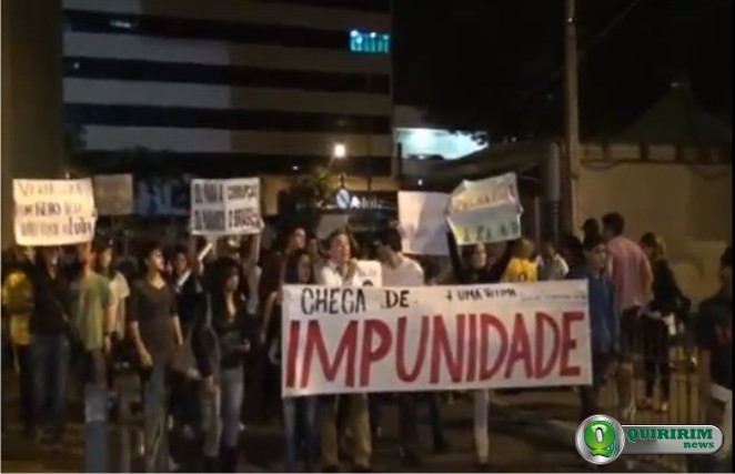 Manifestantes revindicaram contra a impunidade - Foto: Douglas Castilho - Quiririm News