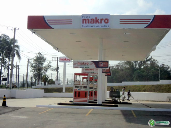 O novo posto fica dentro do estacionamento do Makro e tambm ter loja de convenincia - Foto: Quiririm News