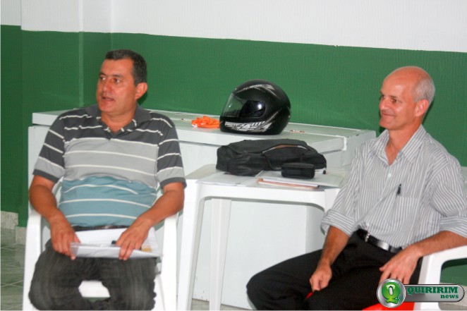 Assessor Carlos Botossi ao lado de Jos Tavares, vice-presidente da AAMBEST (Associao de Amigos e Moradores do Bairro Esplanada Santa Terezinha) 