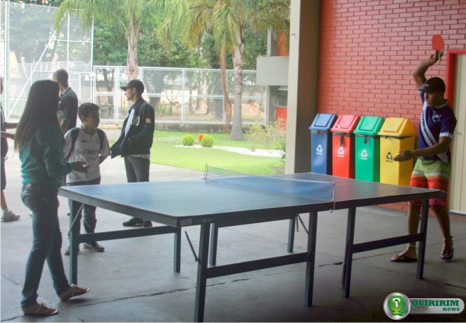 Alunos jogam Tnis de Mesa durante aula em Quiririm - Foto: Douglas Castilho/Quiririm News