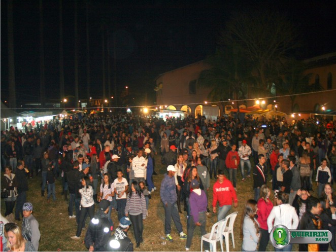Visitantes aproveitam a festa em prol da Par�quia Nossa Senhora da Concei��o
