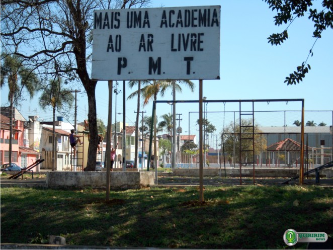 Placa que indicava o local da instala��o da academia ao ar livre foi retirada e o lugar agora est� indefinido