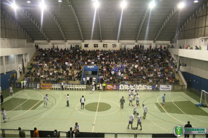 Gin�sio lotado para a final da competi��o em 2012 - Acervo Quiririm News - Foto Douglas Castilho