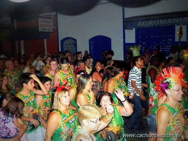 Bloco Cachorr�es na Avenida Cel. Marcondes de Mattos - Douglas Castilho/Quiririm News