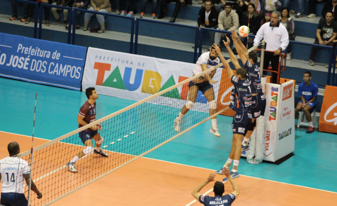 Menor da Superliga, Rogerinho vira mascote do Vôlei Taubaté na